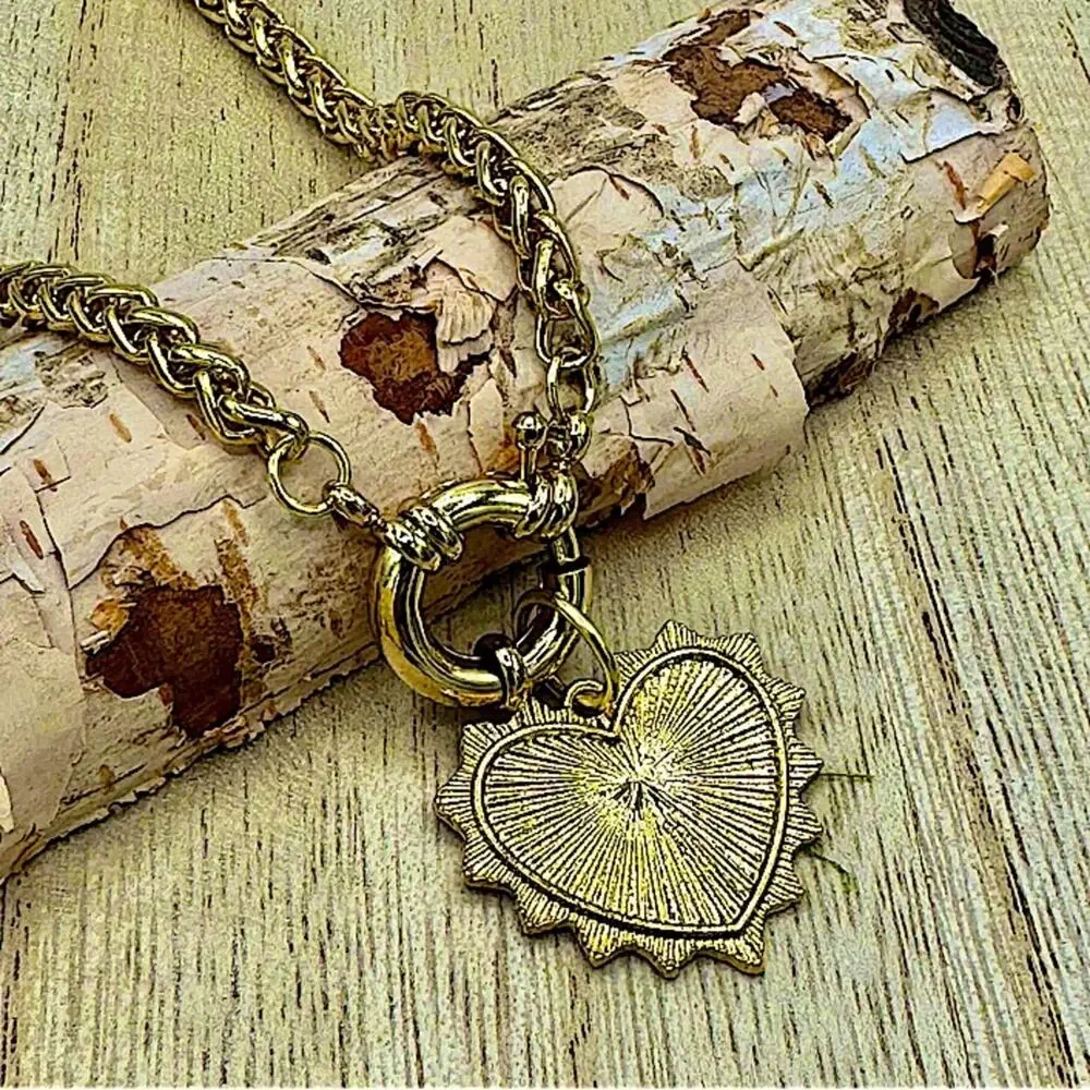 Gold Luxe Heart Statement Necklace Chunky Oversized - Picture 5 of 7